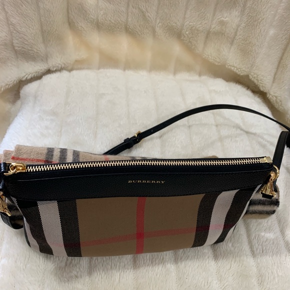 🌷💯Authentic Burberry Vintage Check Crossbody & Wallet🌷 - Picture 7 of 16